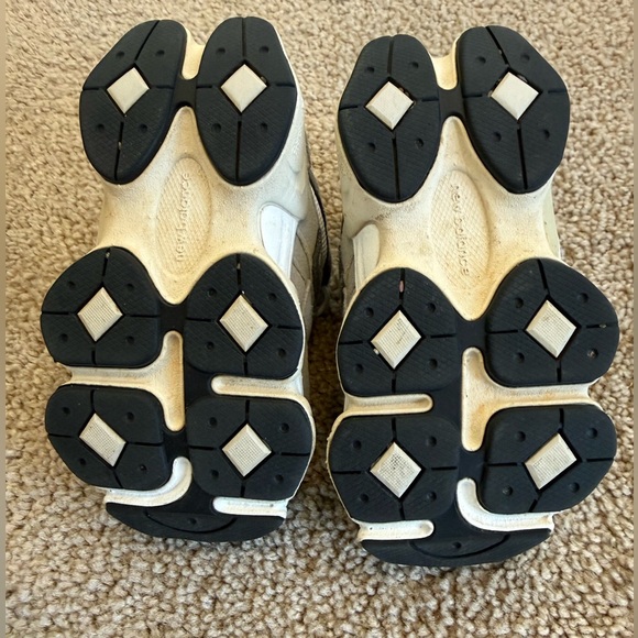 New Balance 9060 - Picture 7 of 7